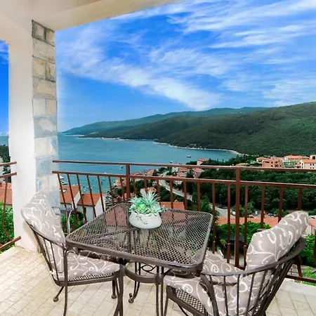 Marina 3* Rabac