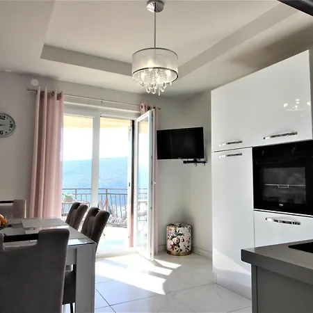 Marina 3*
